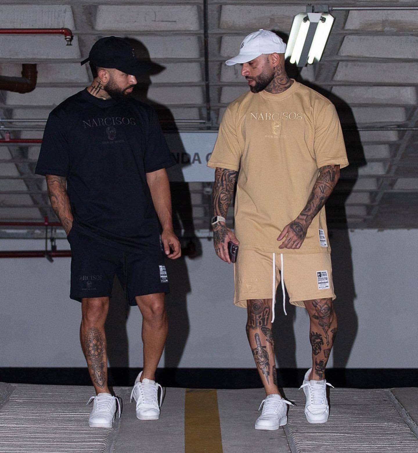 Conjuntos e Camisetas