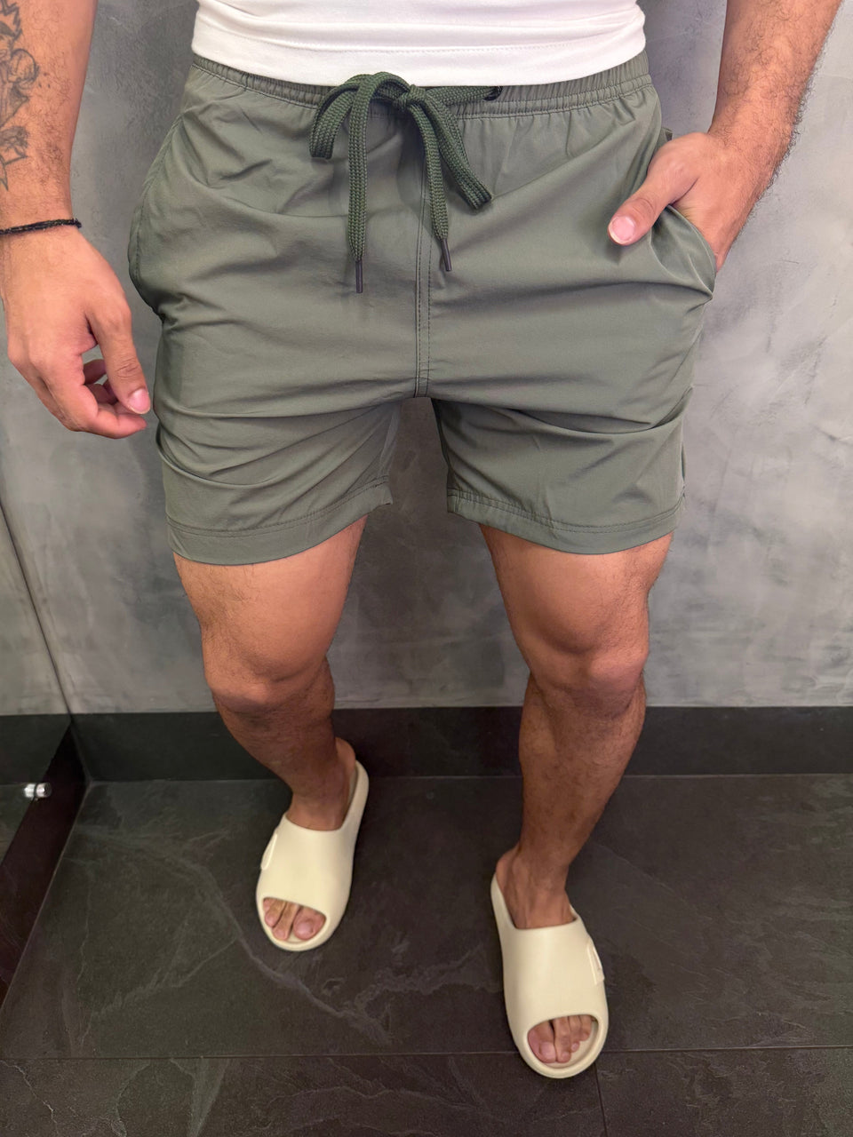 Short Poliamida Elastano Kingejoe Verde Militar