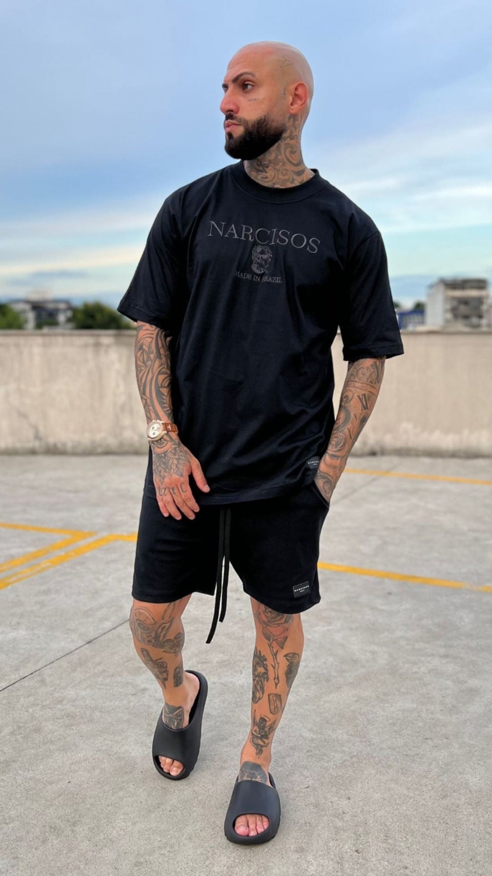 Conjunto Camisa Oversized Bordado E Shorts Preto