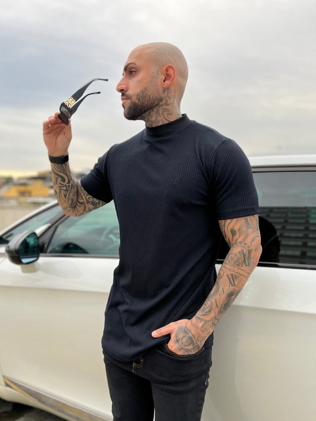 Camisa Canelada Gola Alta Preta