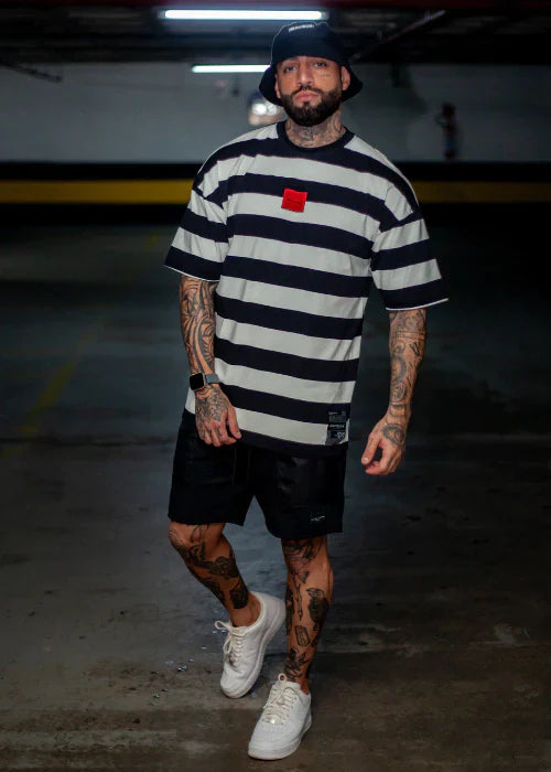 Conjunto Camiseta Listrada e Shorts