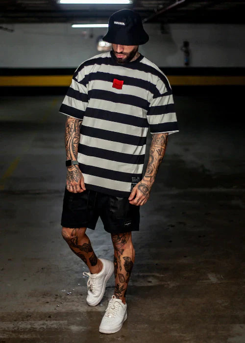 Conjunto Camiseta Listrada e Shorts